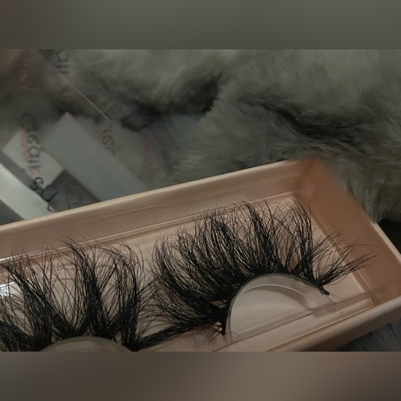 MINK Beauty Creations Lashes - Picture 2 of 4